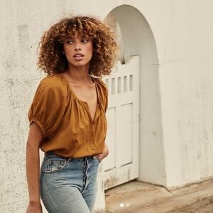🧺☀️Doen June Short Sleeve Button-Front Blouse in color Cognac